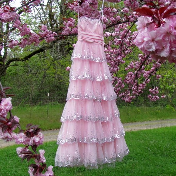 PINK BALL GOWN, Size 3-4, RUFFLED SKIRT SILVER SEQUINS, PROM, SPECIAL OCCASION - Picture 3 of 13